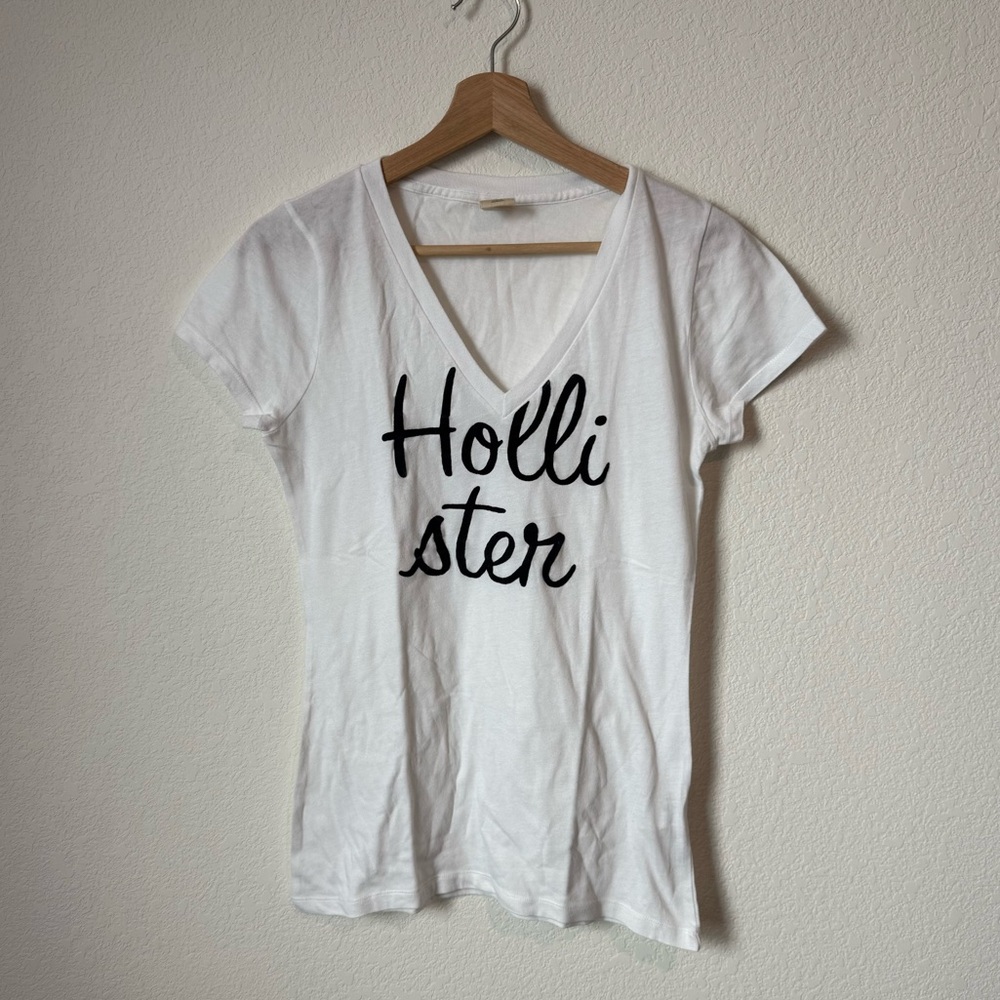Hollister Women's White V-Neck Tee with Black Script